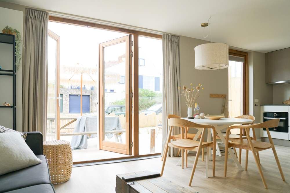 Living room with dining table