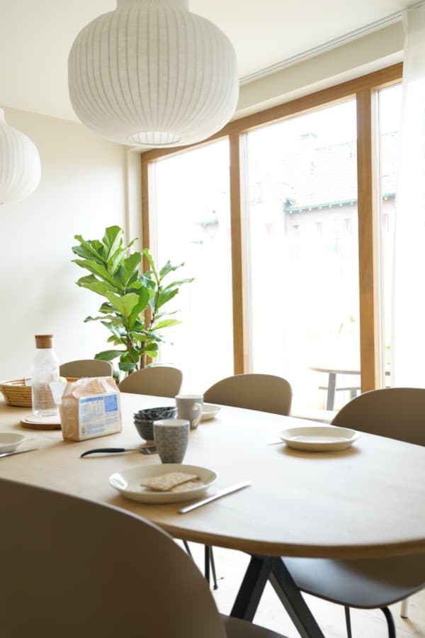 Ontbijttafel met uitzicht